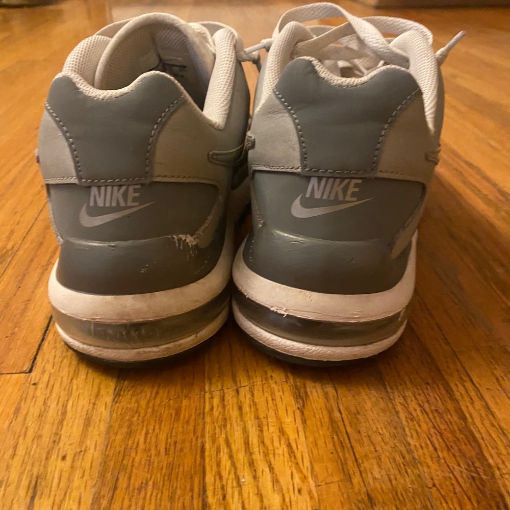 Air Max - Picture 3 of 3
